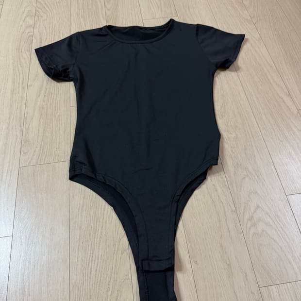 바디수트 반팔티