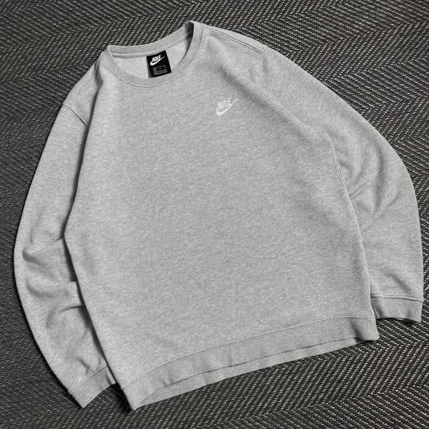 나이키 NSW 자수 로고 크루넥 긴팔 티셔츠o 4811