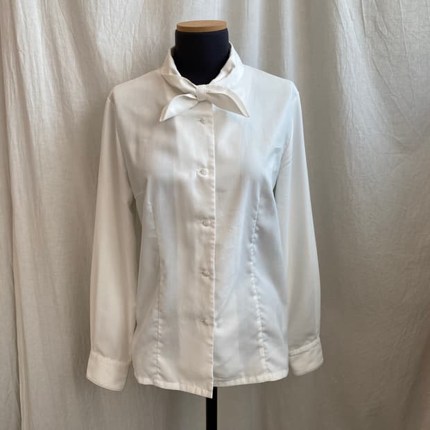 화이트 리본 블라우스(M)
