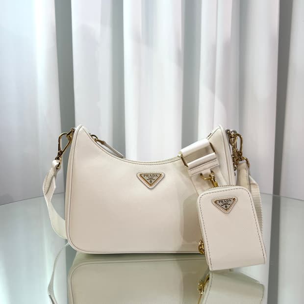 프라다 리에디션 사피아노 레더 체인 금장 크로스 호보백