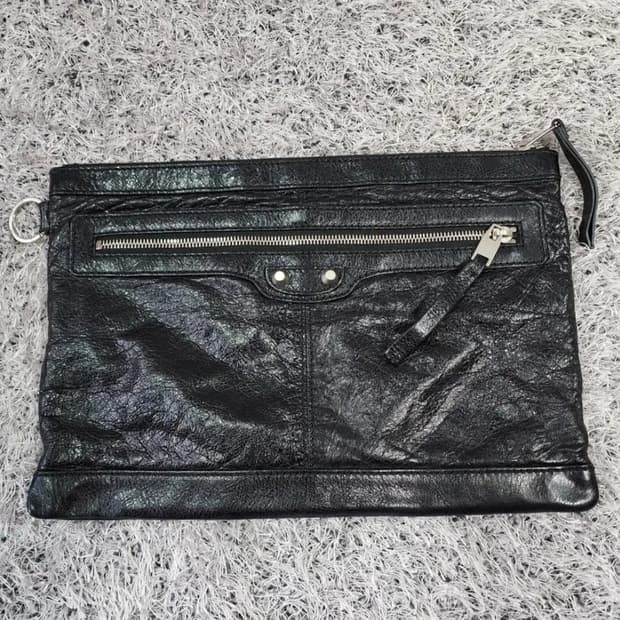 발렌시아가 클러치백