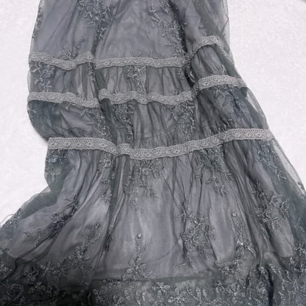 lace skirt