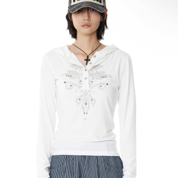 아캄 Studded Leaf Hooded Long Sleeve