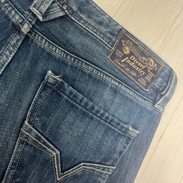 디젤 라키(LARKEE) 레귤러 일자핏 데님 W31 L30