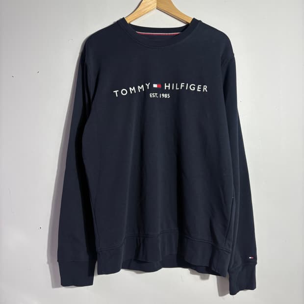 타미힐피거 네이비 로고 맨투맨 (무료배송)