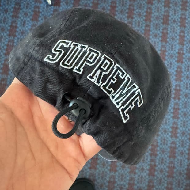 슈프림 아크 백로고 캠프캡