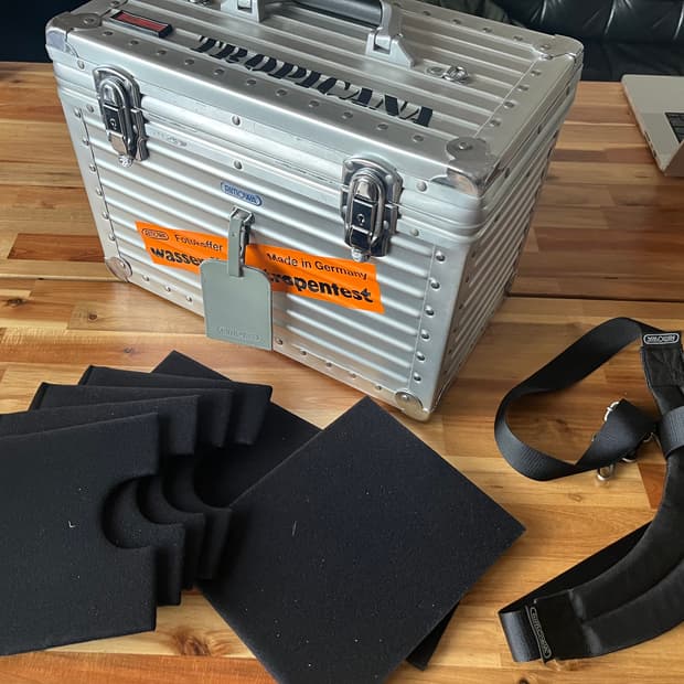 리모와 트로피카나 리포터 케이스