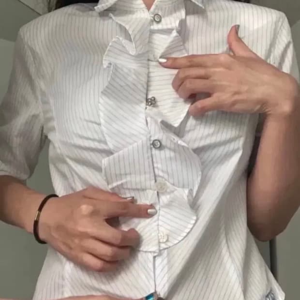 에옹쓰 프릴 셔츠