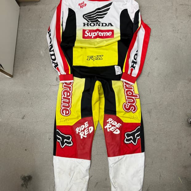 Supreme Honda Fox Racing Moto set up