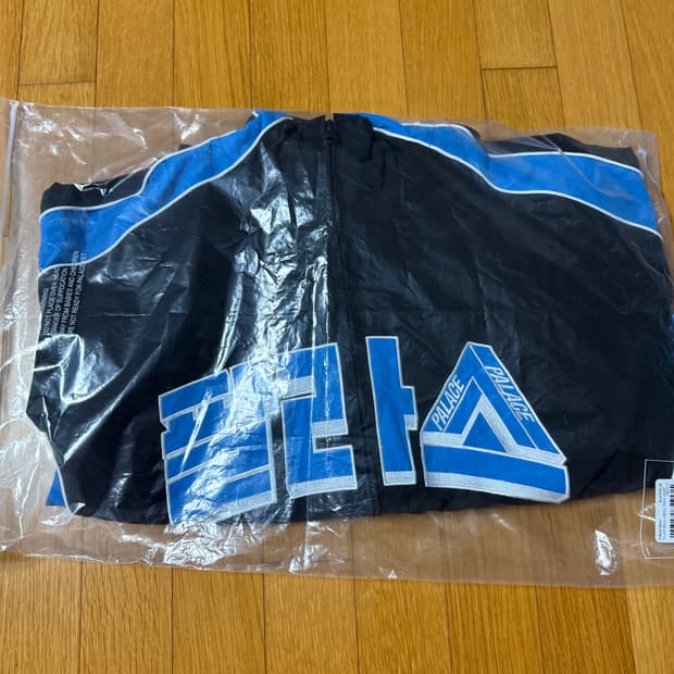 [M] 팔라스 서울 홍대 익클 트랙자켓