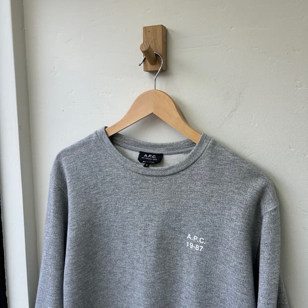 15848 - A.P.C. 아페쎄 그레이 맨투맨