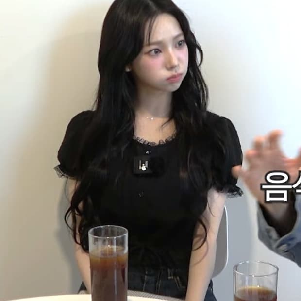 로라로라 프릴 셔링 카리나 블라우스 frill shirring