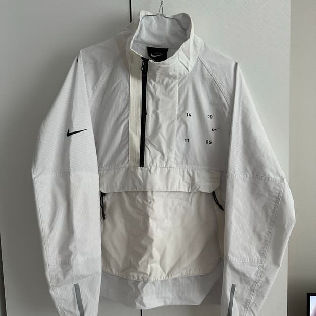 나이키 NSW 테크팩 엔지니어드 하프집업 아노락