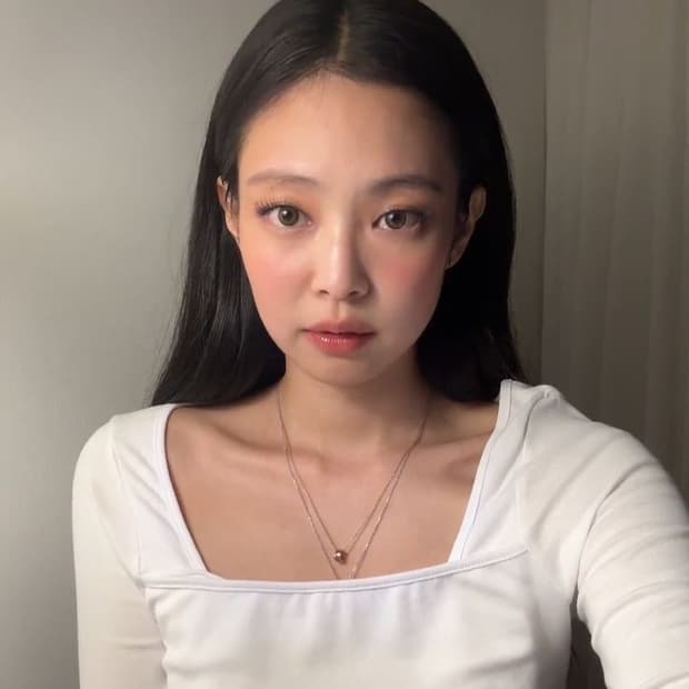 구해요) 더오유 제니 티셔츠 THEOHYOU Top Layered T-s