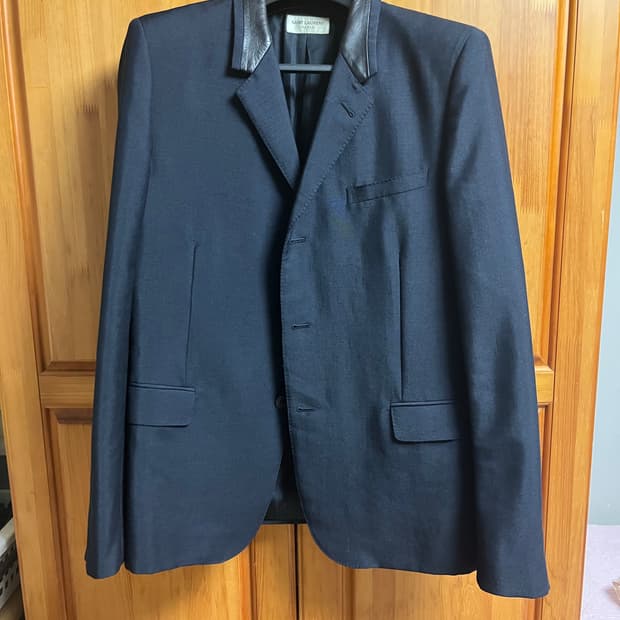 생로랑 에디슬리먼 레더 라펠 블레이저