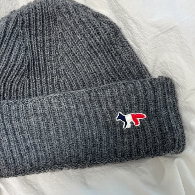 메종키츠네 비니 그레이