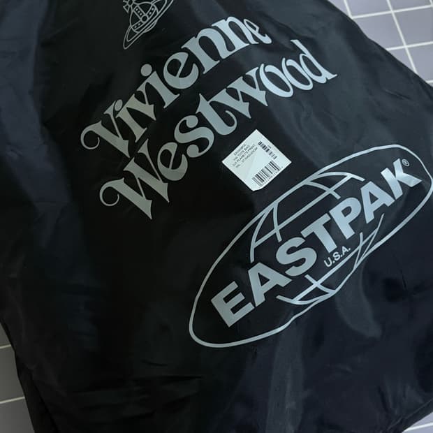 비비안 웨스트우드x이스트팩 토트백 여행가방