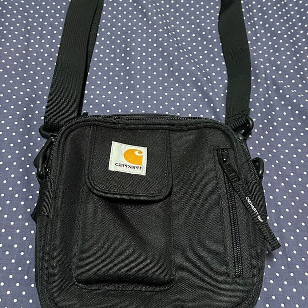 칼하트 wip 에센셜 크로스백 