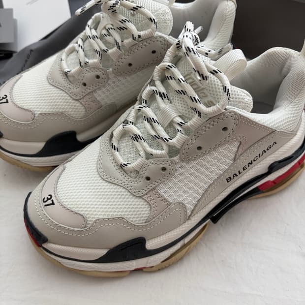 발렌시아가 트리플s