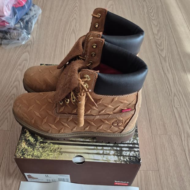 [290]팀버랜드 x 슈프림 다이아몬드 플레이트 6인치 부츠 