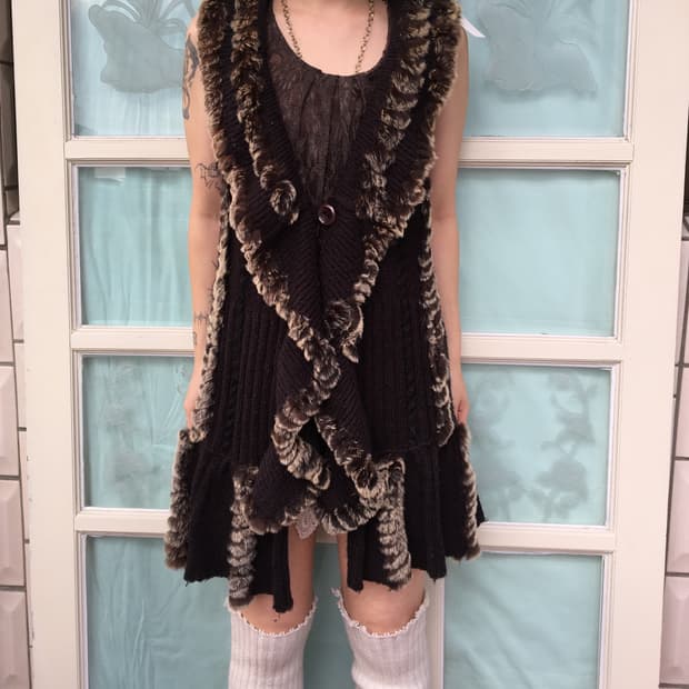 Fur layers knit vest