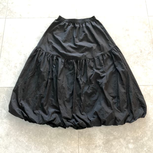 아카이브 무드 블랙 셔링 펌킨 롱스커트