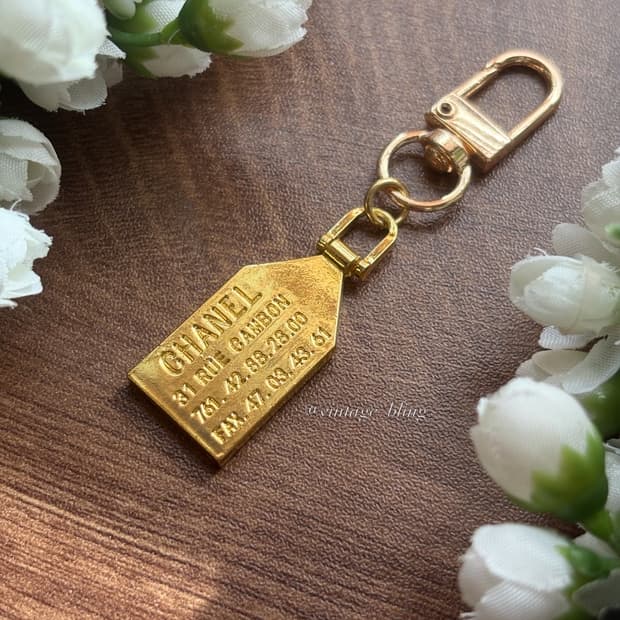 샤넬 깜봉 메탈 태그 골드 백참 키링 키체인