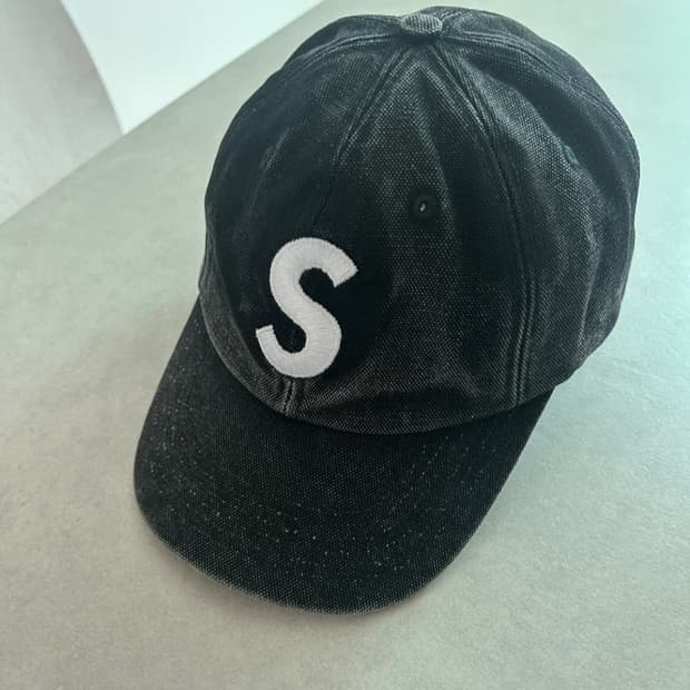 슈프림 피그먼트 S로고 6패널 24FW