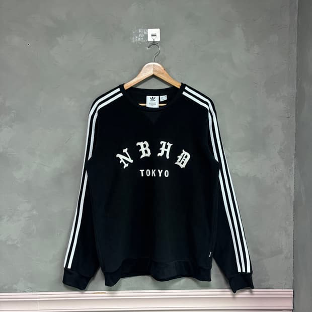 아디다스 x 네이버후드 맨투맨