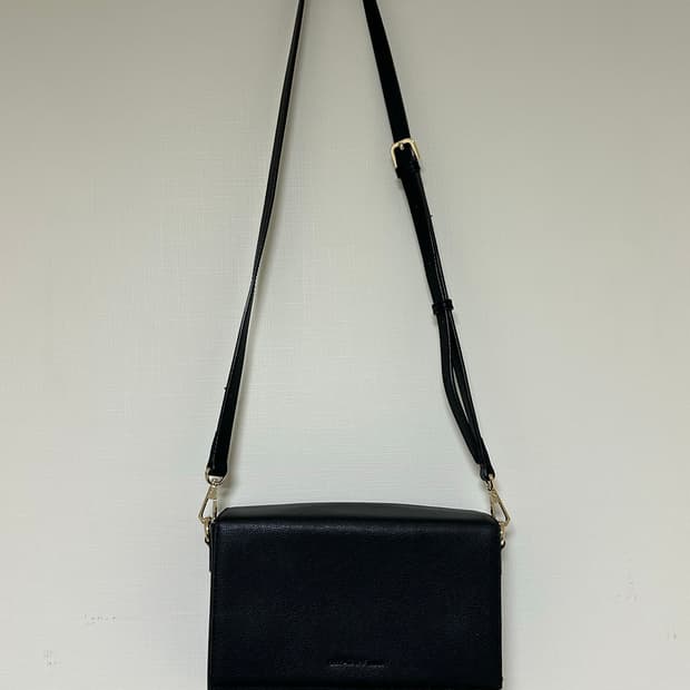 오야니 스퀘어 박스 크로스백