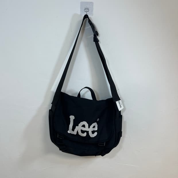 Lee 메신저백