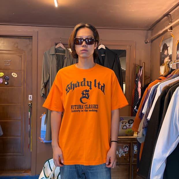 SHADY LTD. 오렌지 로고 루즈핏 티셔츠