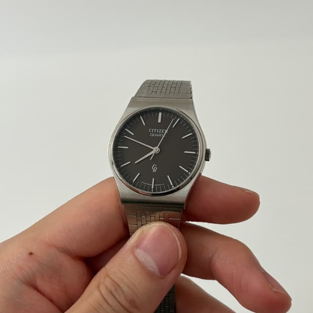 80s CQ brown dial silver quartz