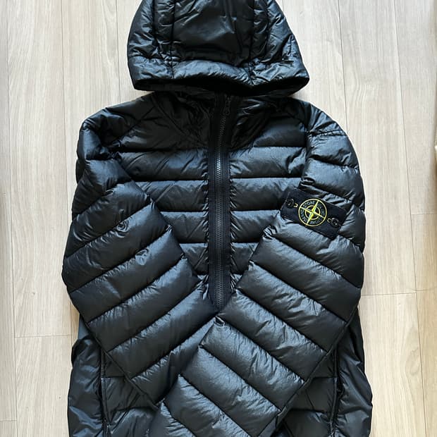 24fw 스톤아일랜드 룸우븐 경량  패딩 s 사이즈