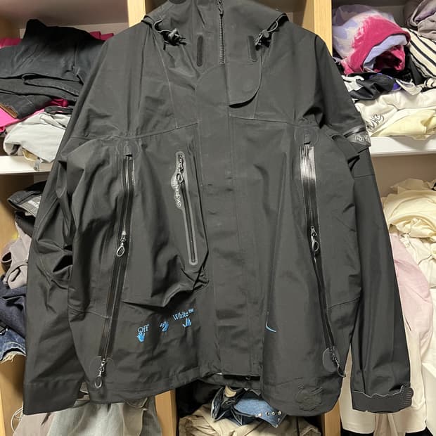 나이키 오프화이트 고어텍스 바람막이 L