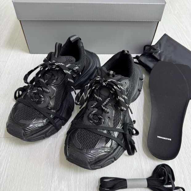 발렌시아가 3xl 블랙 43사이즈 팝니다. 