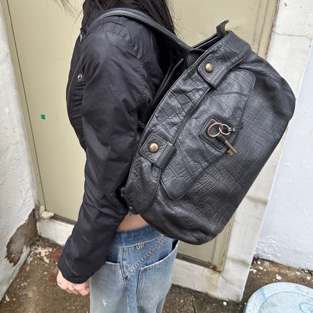 00s 빈티지 TOMBOY 가죽 키백