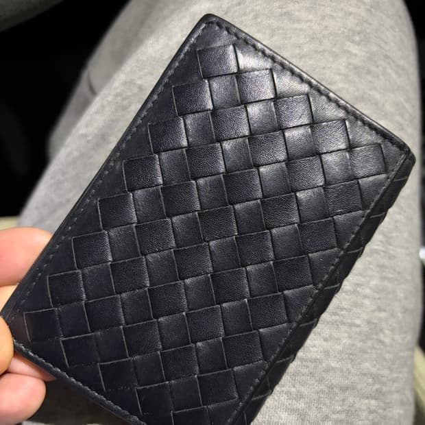 보테가베네타 인트레치아토 카드지갑