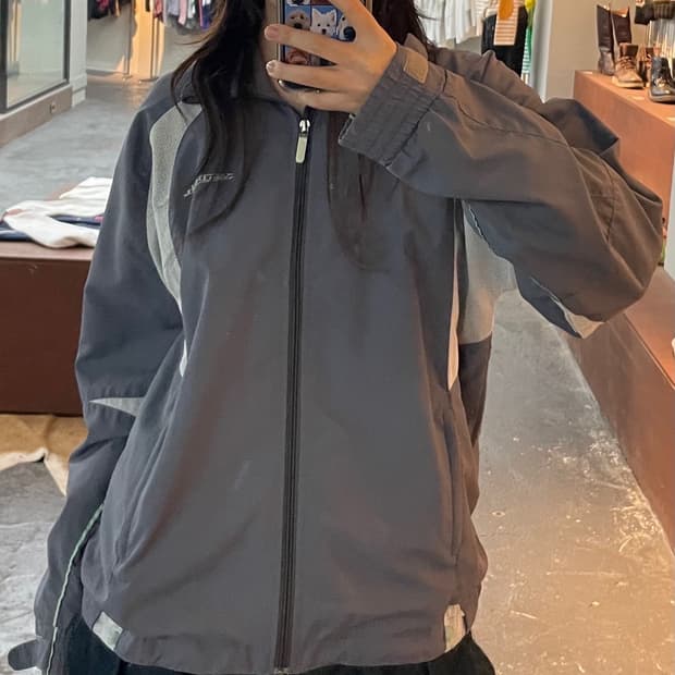 본더치 배색 바람막이 H118