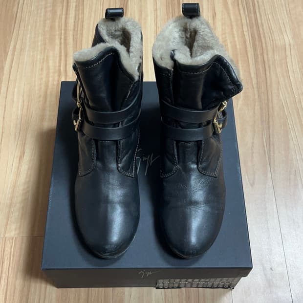 쥬세페자노티 235~240 버클 털 숏부츠