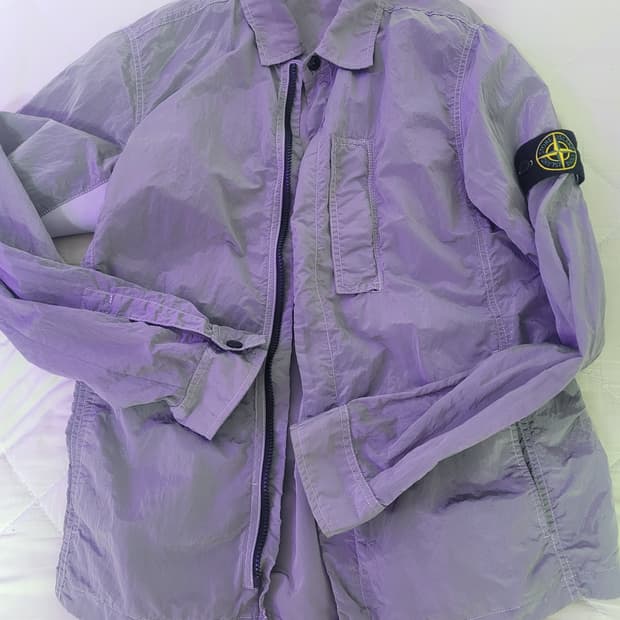 [명작] 스톤아일랜드 18SS 나일론메탈 오버셔츠 라벤더 M