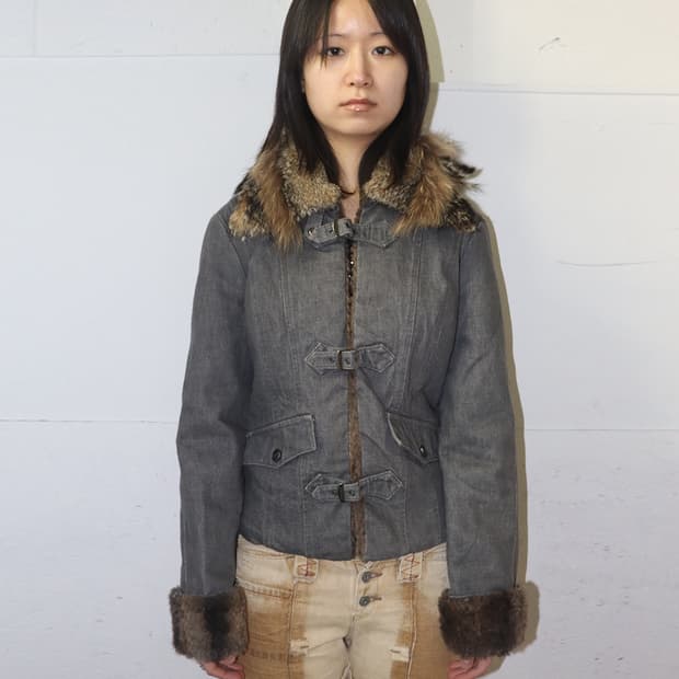 지안프랑코 페레 진 벨트 클로저 디테일 퍼 트리밍 데님 자켓