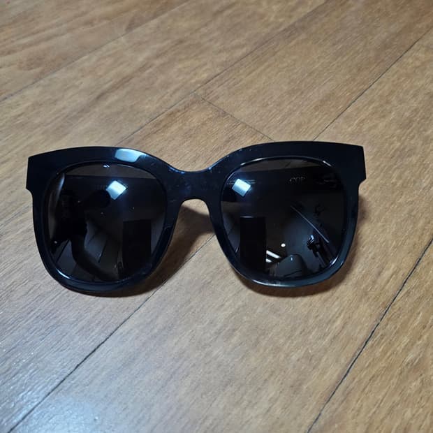 젠틀몬스터 COP 선글라스