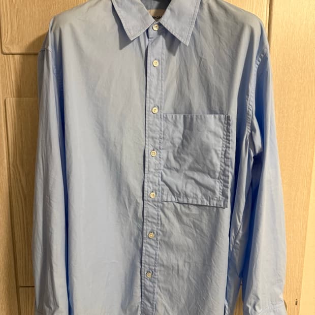 솔리드옴므 오버핏 블루 셔츠 (하자 할인)