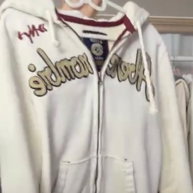 아베크롬비 후드집업 구해요