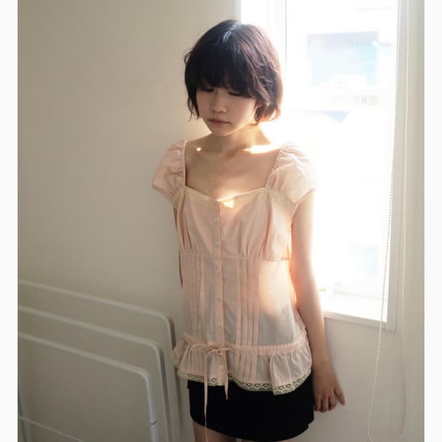 인앤양인하모니 바니블라우스 애프리콧