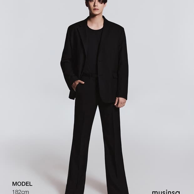 무신사스탠다드 휩코드 플레어 히든 밴딩 슬랙스