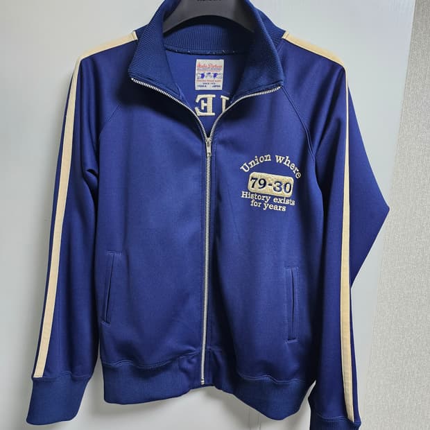 스튜디오다치산 트랙져지