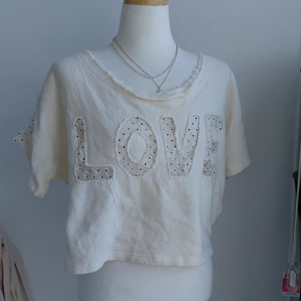 [빈티지] 아이보리 LOVE 자수 반팔 크롭 티셔츠