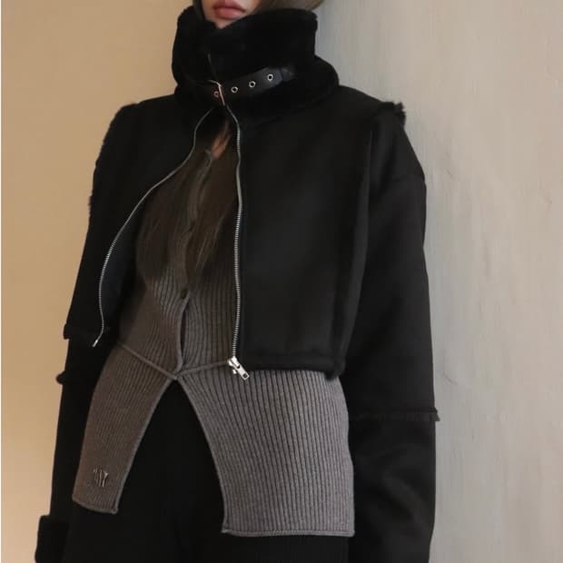 티유알이 카리나 무스탕